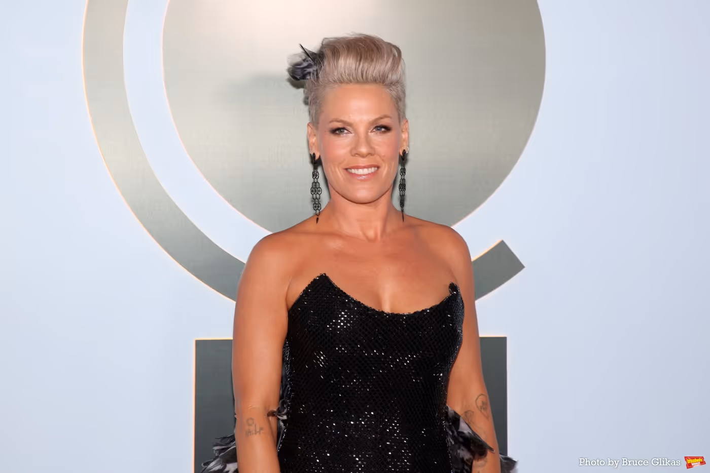 Photos: 2026 Tony Awards- Stars Walk the Red Carpet Image