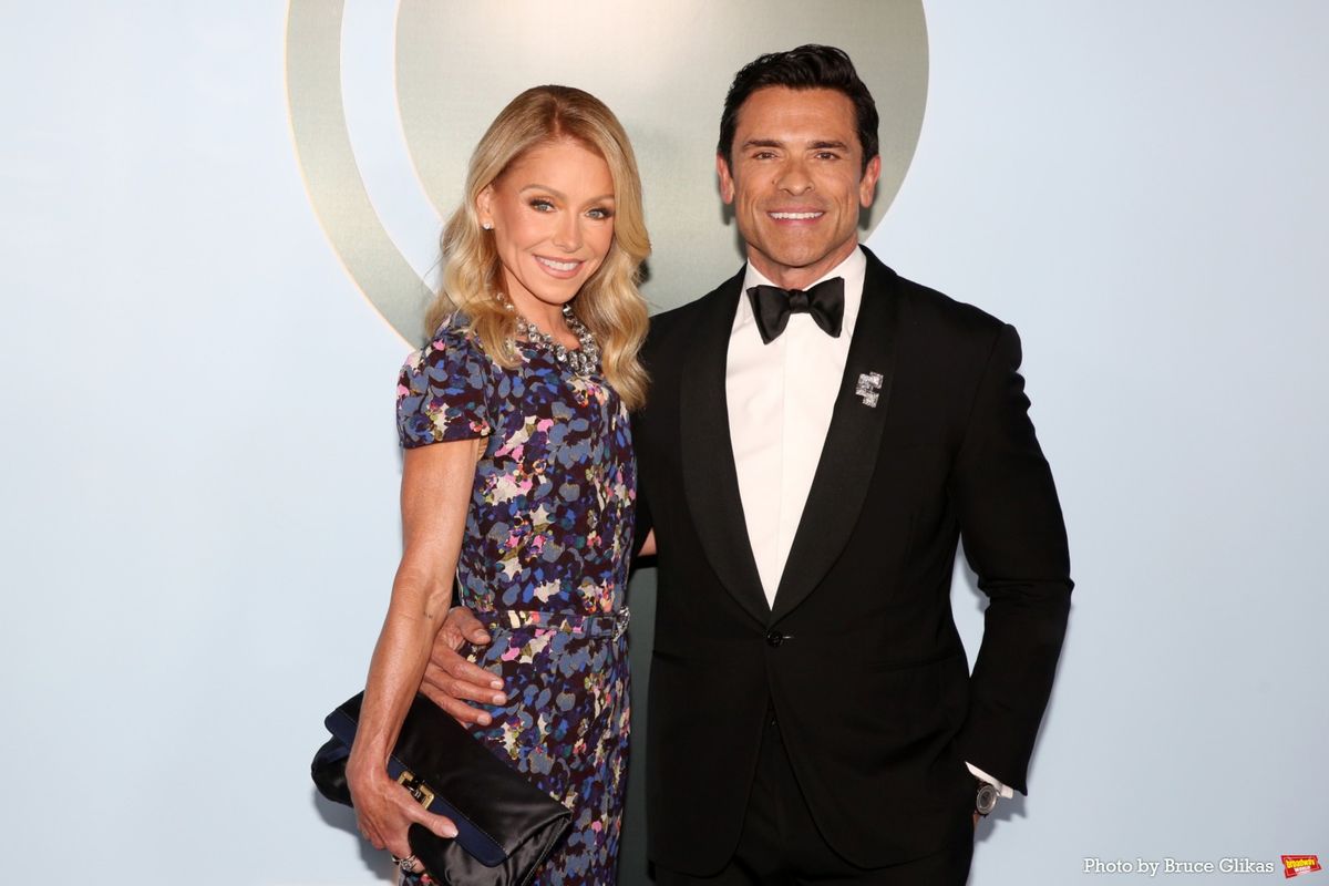 Mark Consuelos & Kelly Ripa at Photos: 2026 Tony Awards- Stars Walk the Red Carpet
