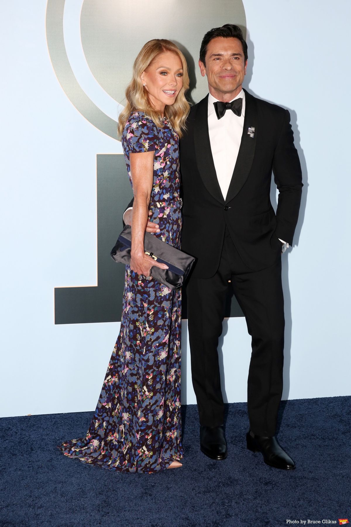 Mark Consuelos & Kelly Ripa at Photos: 2026 Tony Awards- Stars Walk the Red Carpet