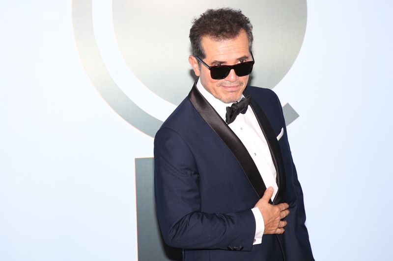 Photos: 2026 Tony Awards- Stars Walk the Red Carpet — photo 135 of 503