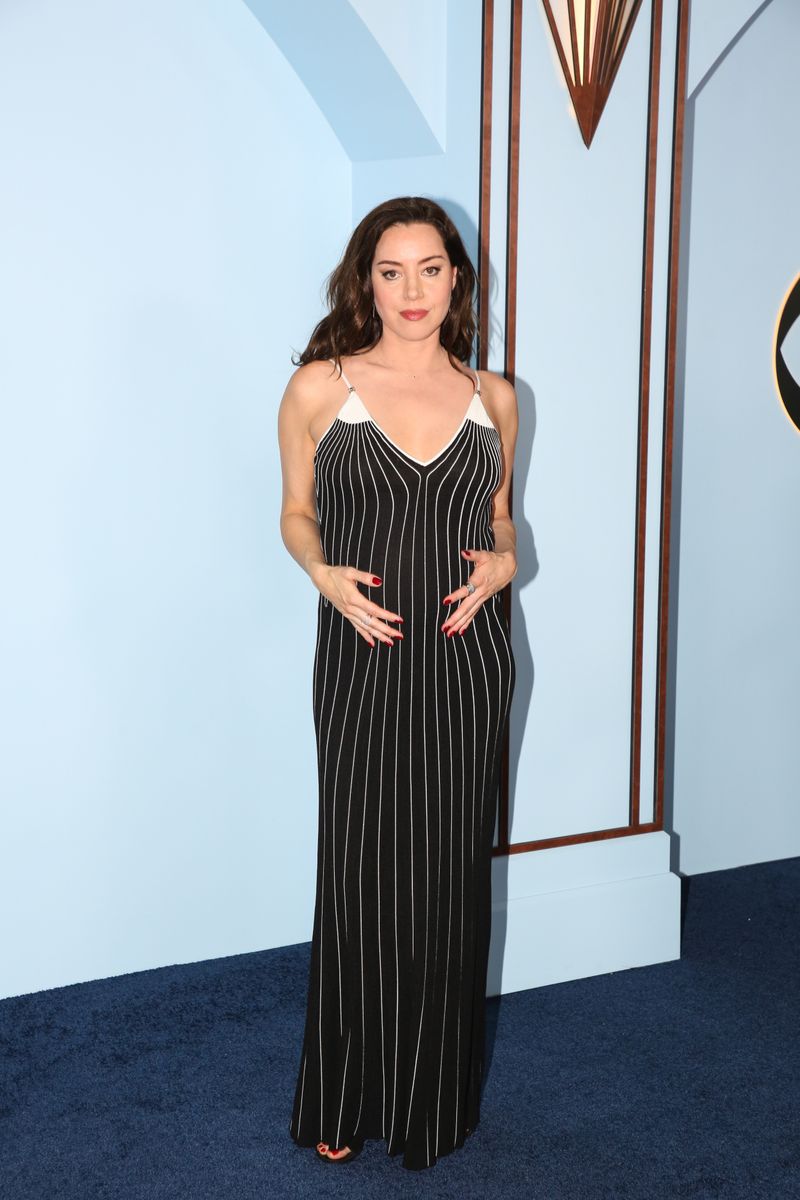 Photos: 2026 Tony Awards- Stars Walk the Red Carpet — photo 131 of 503