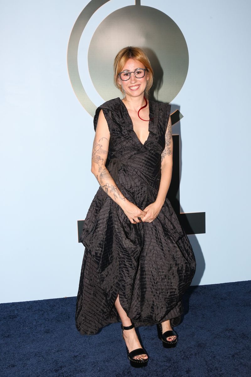 Photos: 2026 Tony Awards- Stars Walk the Red Carpet — photo 114 of 503