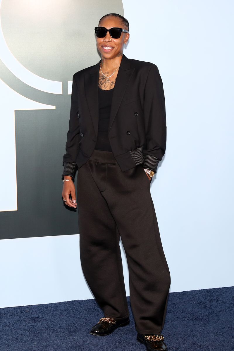 Photos: 2026 Tony Awards- Stars Walk the Red Carpet — photo 84 of 503