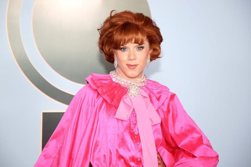 Photos: 2026 Tony Awards- Stars Walk the Red Carpet — photo 107 of 503