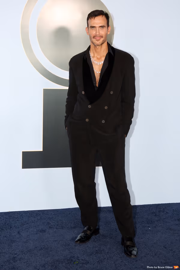 Cheyenne Jackson Photo