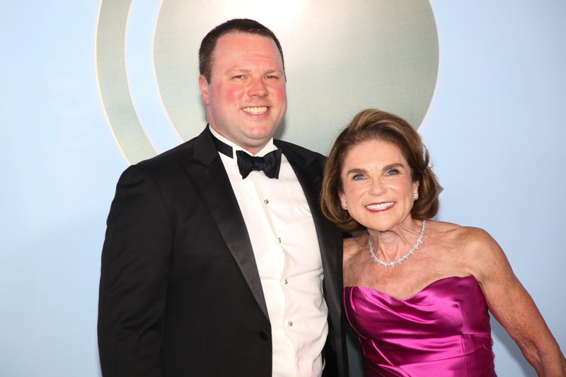 Photos: 2026 Tony Awards- Stars Walk the Red Carpet — photo 44 of 503