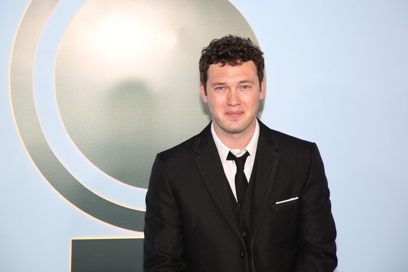 Photos: 2026 Tony Awards- Stars Walk the Red Carpet — photo 37 of 503