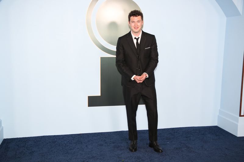 Photos: 2026 Tony Awards- Stars Walk the Red Carpet — photo 36 of 503