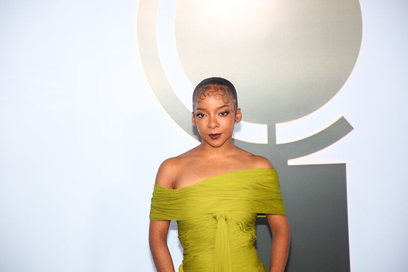 Photos: 2026 Tony Awards- Stars Walk the Red Carpet — photo 34 of 503