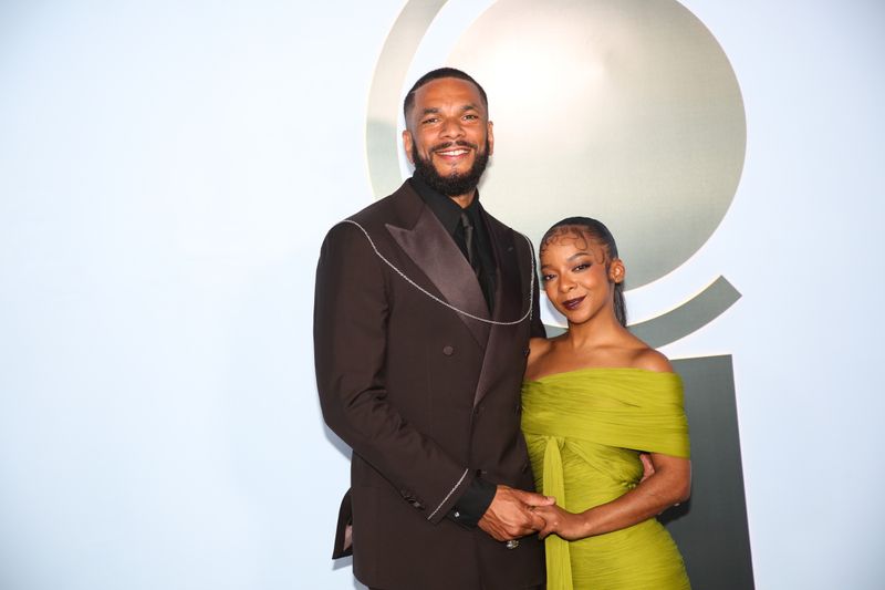 Photos: 2026 Tony Awards- Stars Walk the Red Carpet — photo 33 of 503