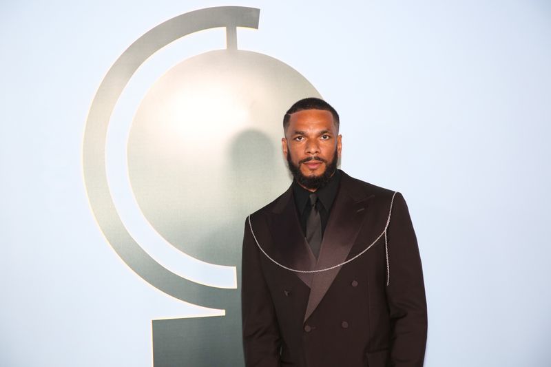 Photos: 2026 Tony Awards- Stars Walk the Red Carpet — photo 32 of 503
