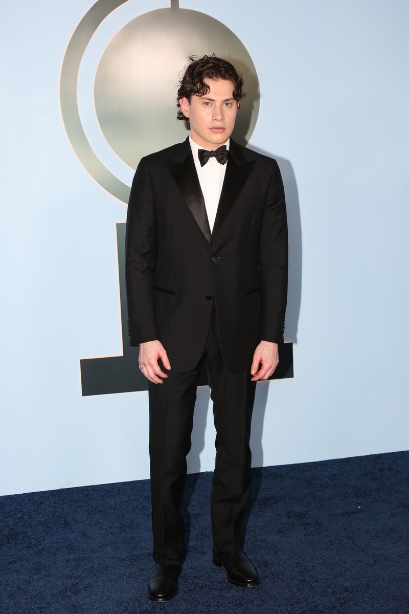 Photos: 2026 Tony Awards- Stars Walk the Red Carpet — photo 27 of 503