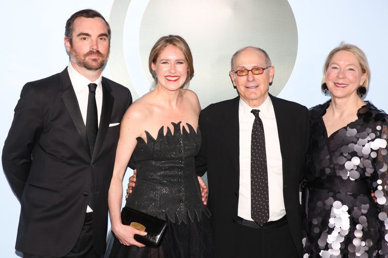 Photos: 2026 Tony Awards- Stars Walk the Red Carpet — photo 24 of 503