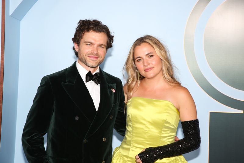 Photos: 2026 Tony Awards- Stars Walk the Red Carpet — photo 7 of 503