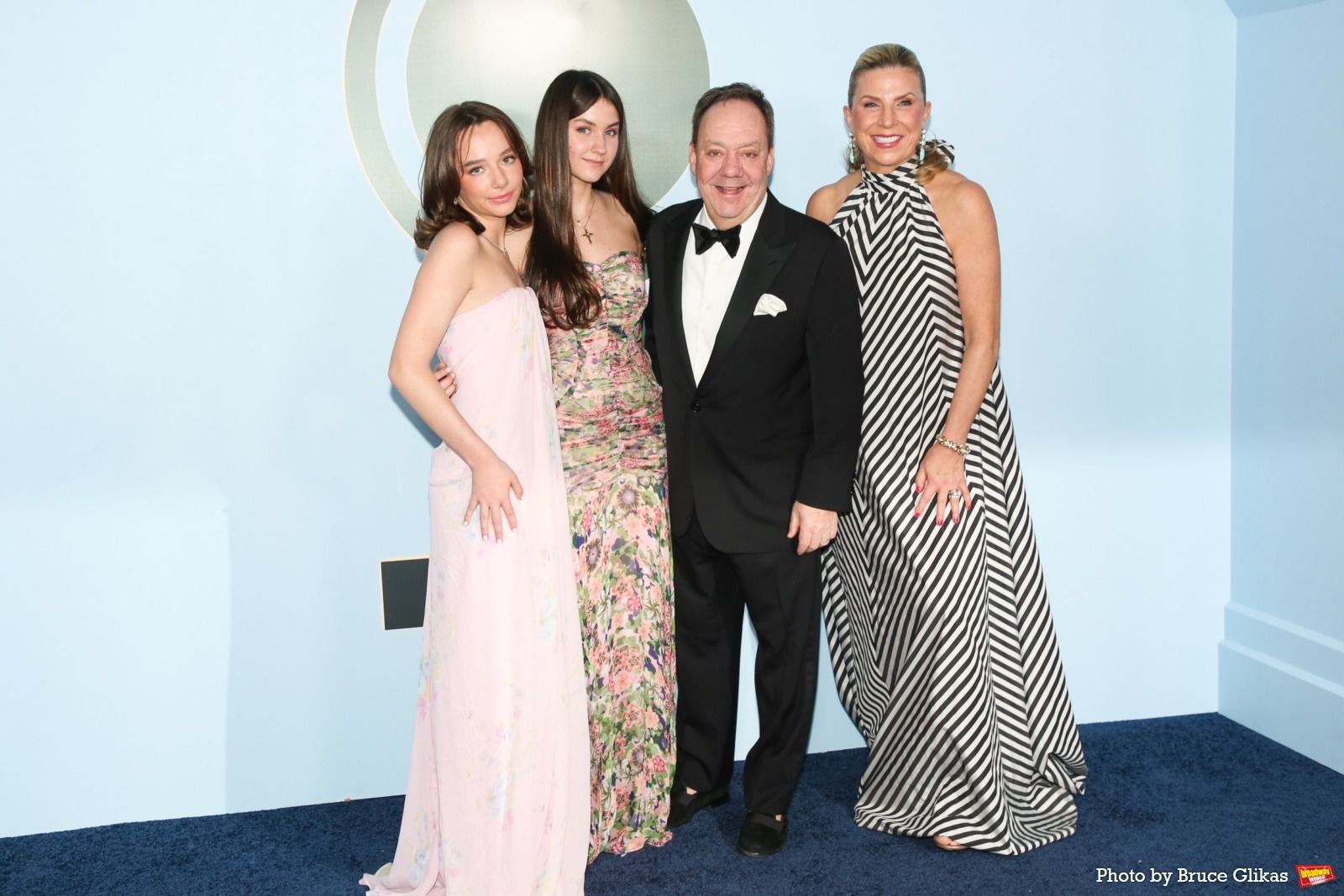 Photos: 2026 Tony Awards- Stars Walk the Red Carpet — photo 17 of 503