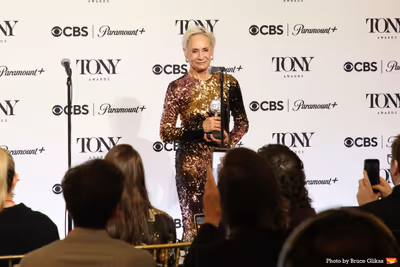 Laurie Metcalf Photo