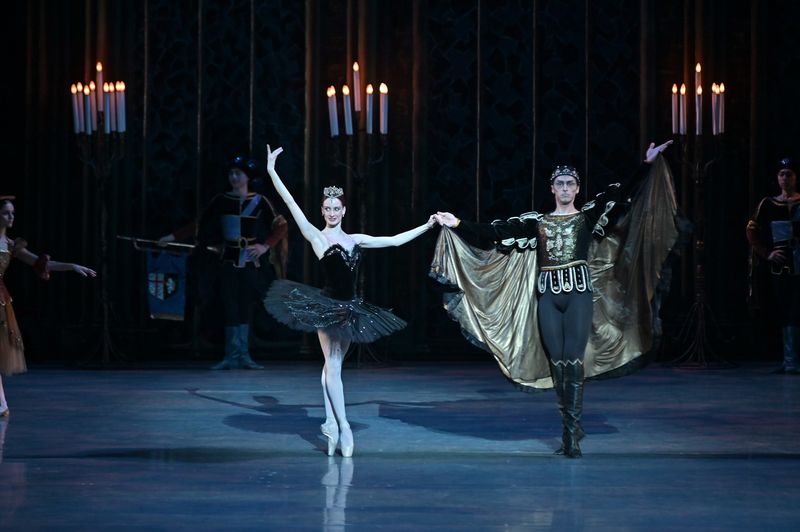 Photos: State Ballet of Georgia Performs SWAN LAKE Ahead of London Coliseum Return — photo 24 of 25