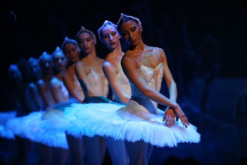 Photos: State Ballet of Georgia Performs SWAN LAKE Ahead of London Coliseum Return — photo 6 of 25
