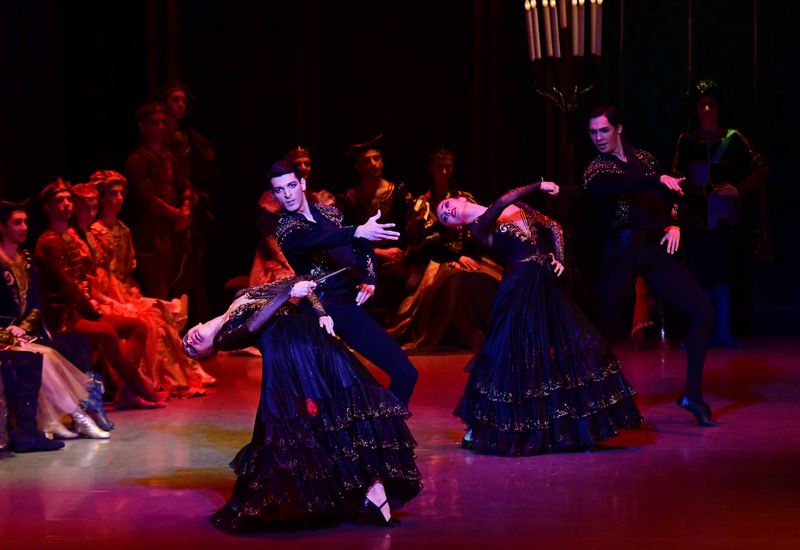 Photos: State Ballet of Georgia Performs SWAN LAKE Ahead of London Coliseum Return — photo 23 of 25