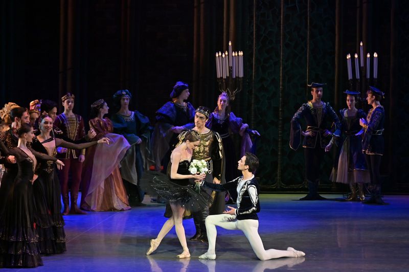 Photos: State Ballet of Georgia Performs SWAN LAKE Ahead of London Coliseum Return — photo 4 of 25