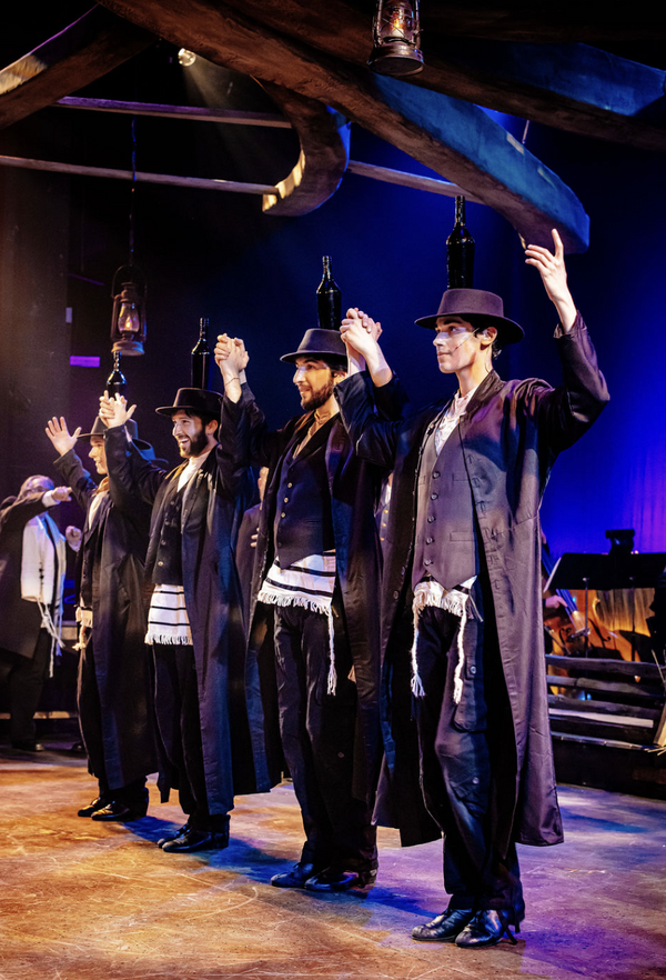 Photos: FIDDLER ON THE ROOF At The Encore Theatre — photo 2 of 34