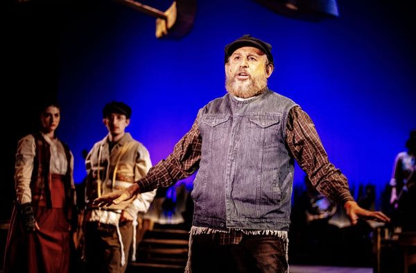 Photos: FIDDLER ON THE ROOF At The Encore Theatre — photo 4 of 34