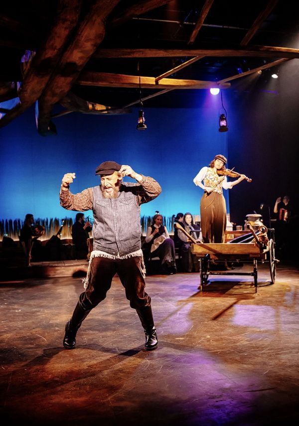 Photos: FIDDLER ON THE ROOF At The Encore Theatre — photo 6 of 34
