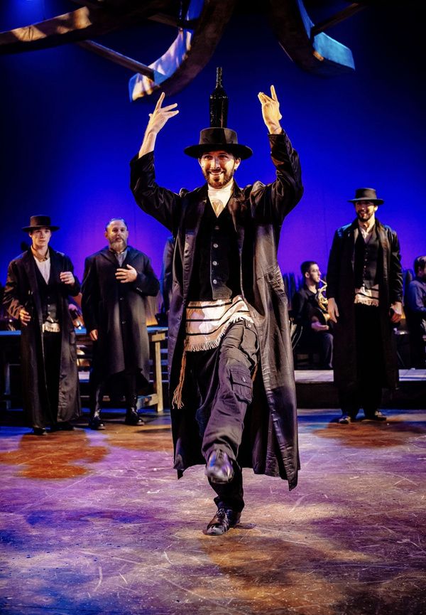 Photos: FIDDLER ON THE ROOF At The Encore Theatre — photo 10 of 34
