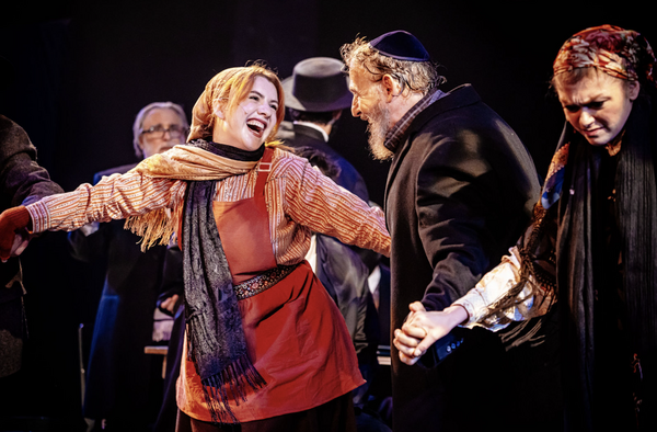 Photos: FIDDLER ON THE ROOF At The Encore Theatre — photo 12 of 34