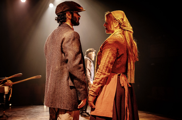 Photos: FIDDLER ON THE ROOF At The Encore Theatre — photo 14 of 34