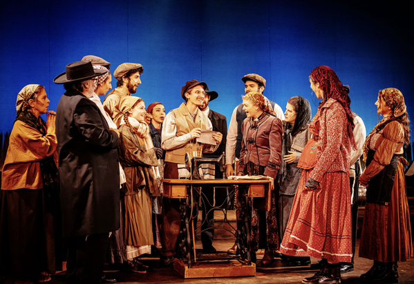 Photos: FIDDLER ON THE ROOF At The Encore Theatre — photo 17 of 34