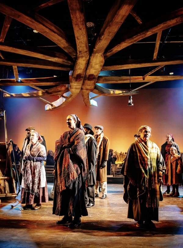 Photos: FIDDLER ON THE ROOF At The Encore Theatre — photo 23 of 34