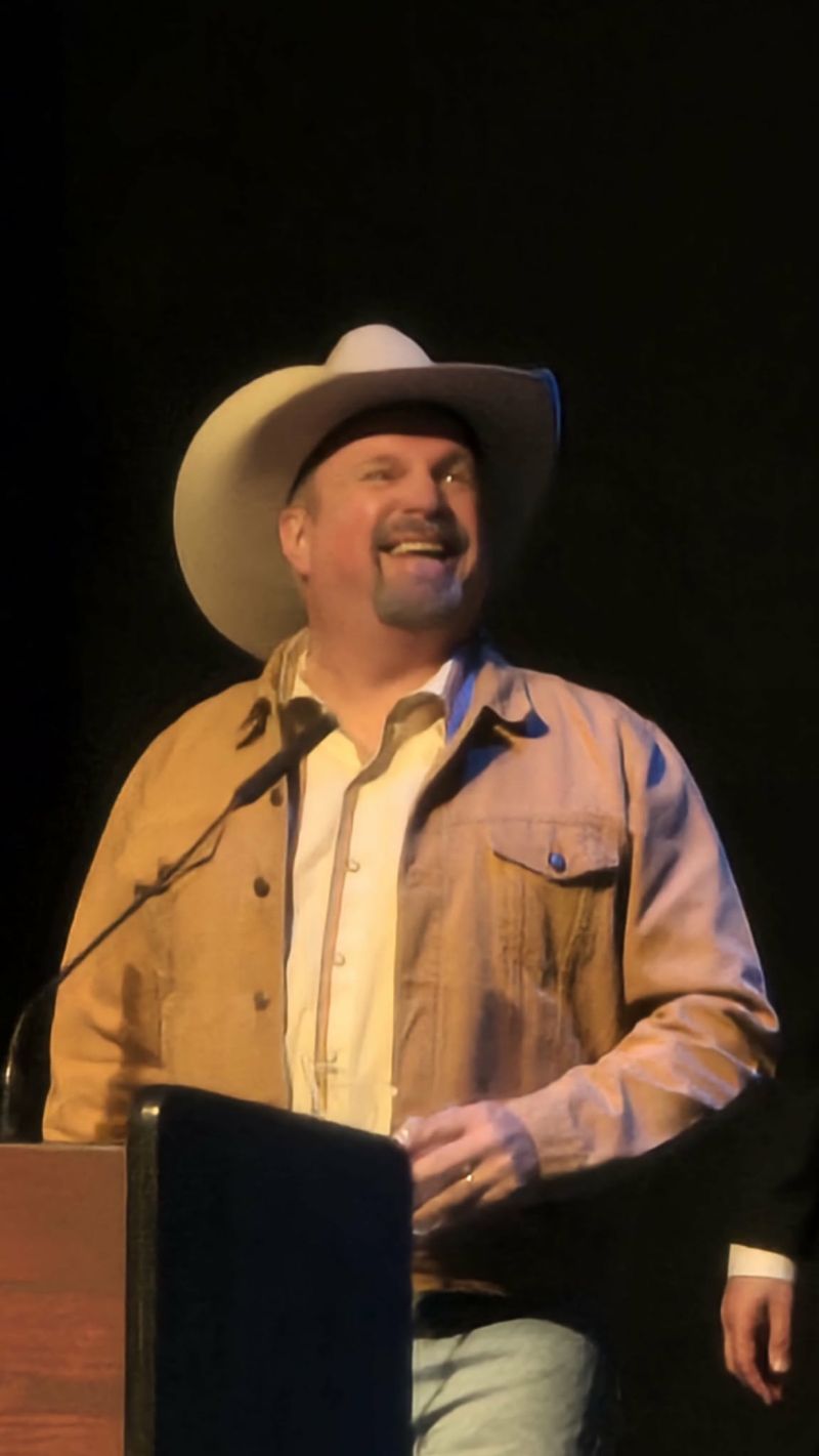 GARTH BROOKS makes special appearance during the ACMAs at Reynolds in Conway Image