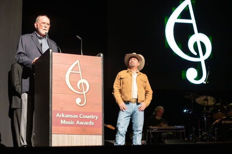 GARTH BROOKS makes special appearance during the ACMAs at Reynolds in Conway Image