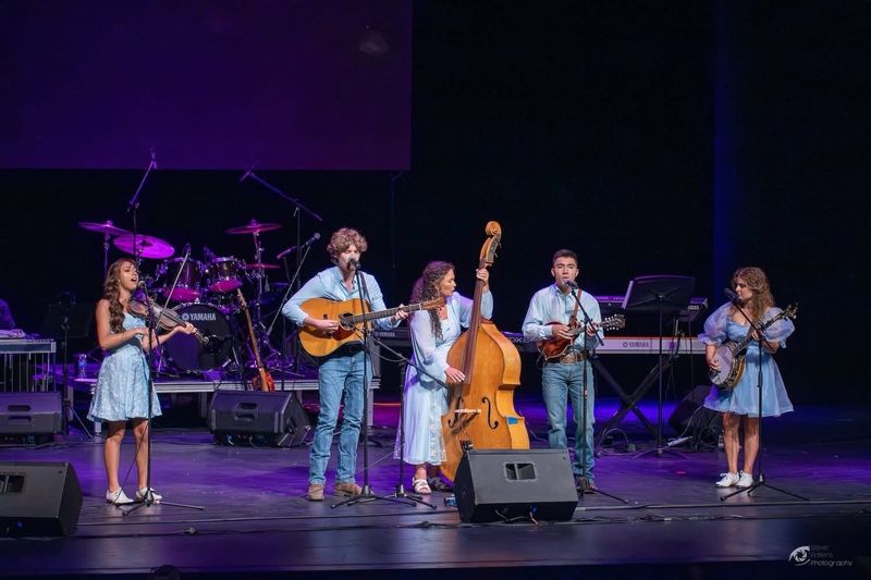 GARTH BROOKS makes special appearance during the ACMAs at Reynolds in Conway Image