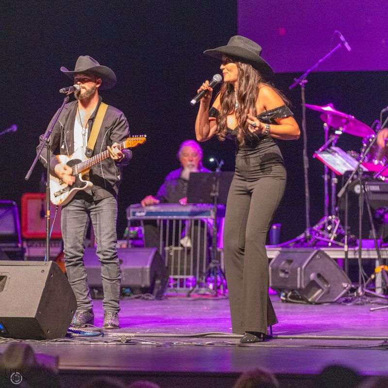 GARTH BROOKS makes special appearance during the ACMAs at Reynolds in Conway Image