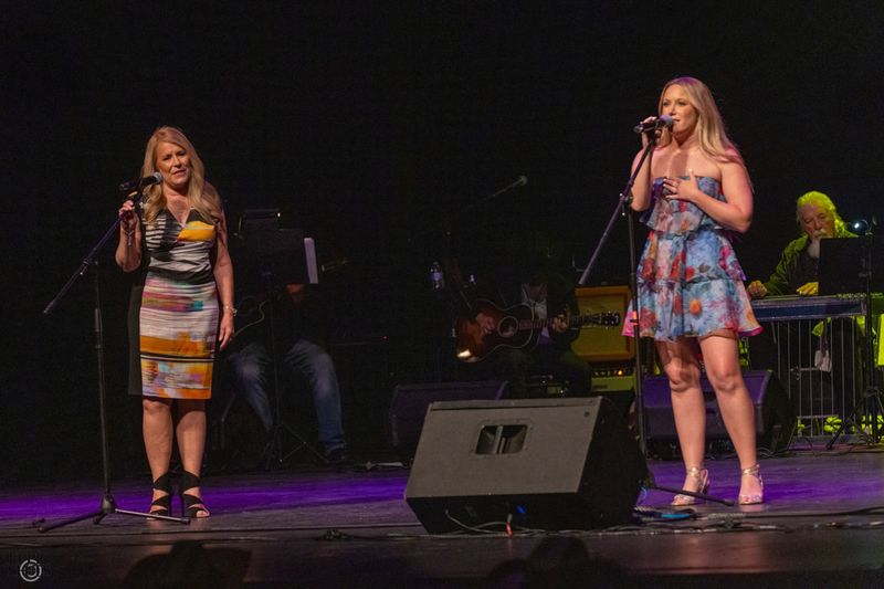GARTH BROOKS makes special appearance during the ACMAs at Reynolds in Conway Image