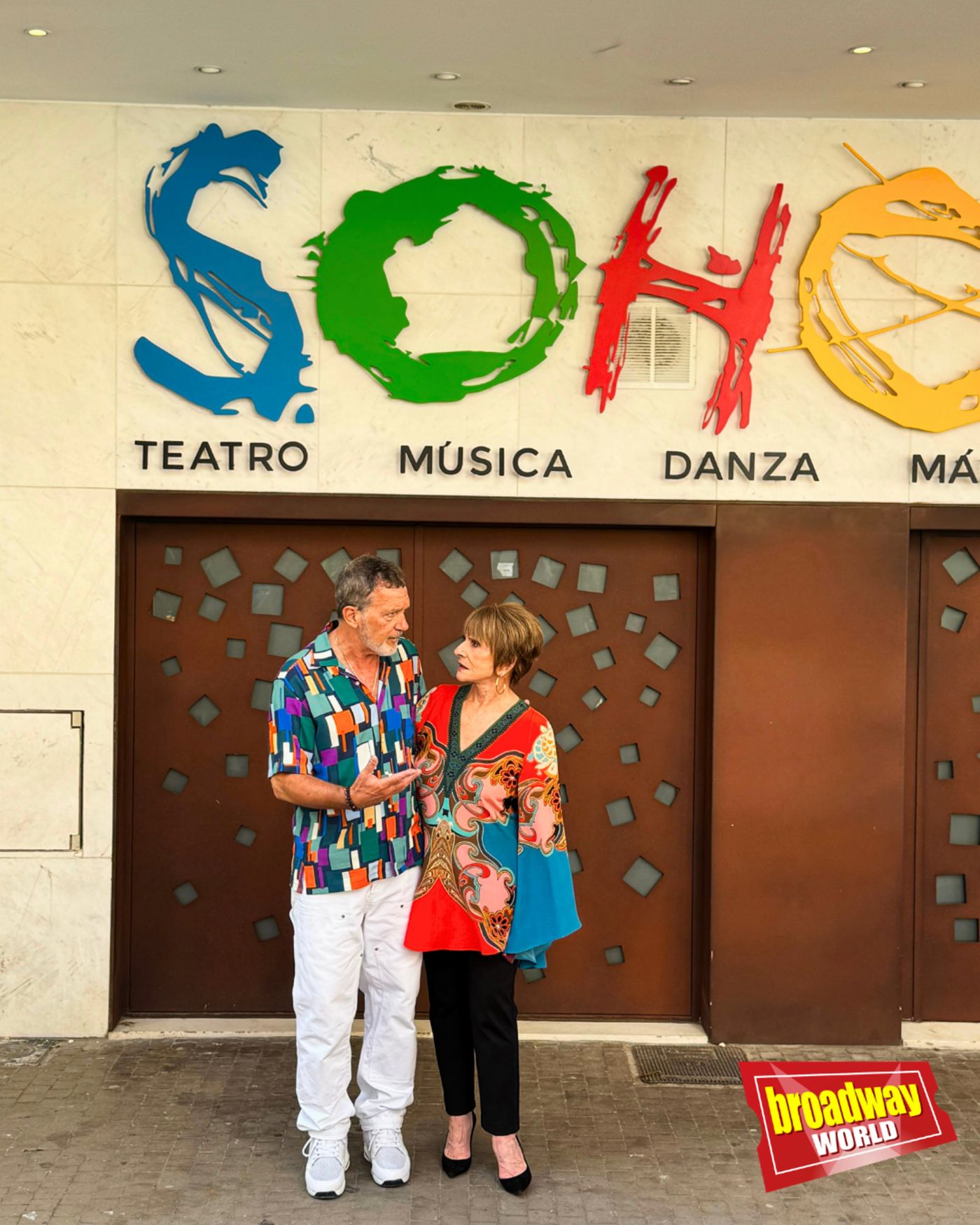 PHOTOS: Antonio Banderas recibe a Patti LuPone en Málaga antes del inicio de su gira española Image