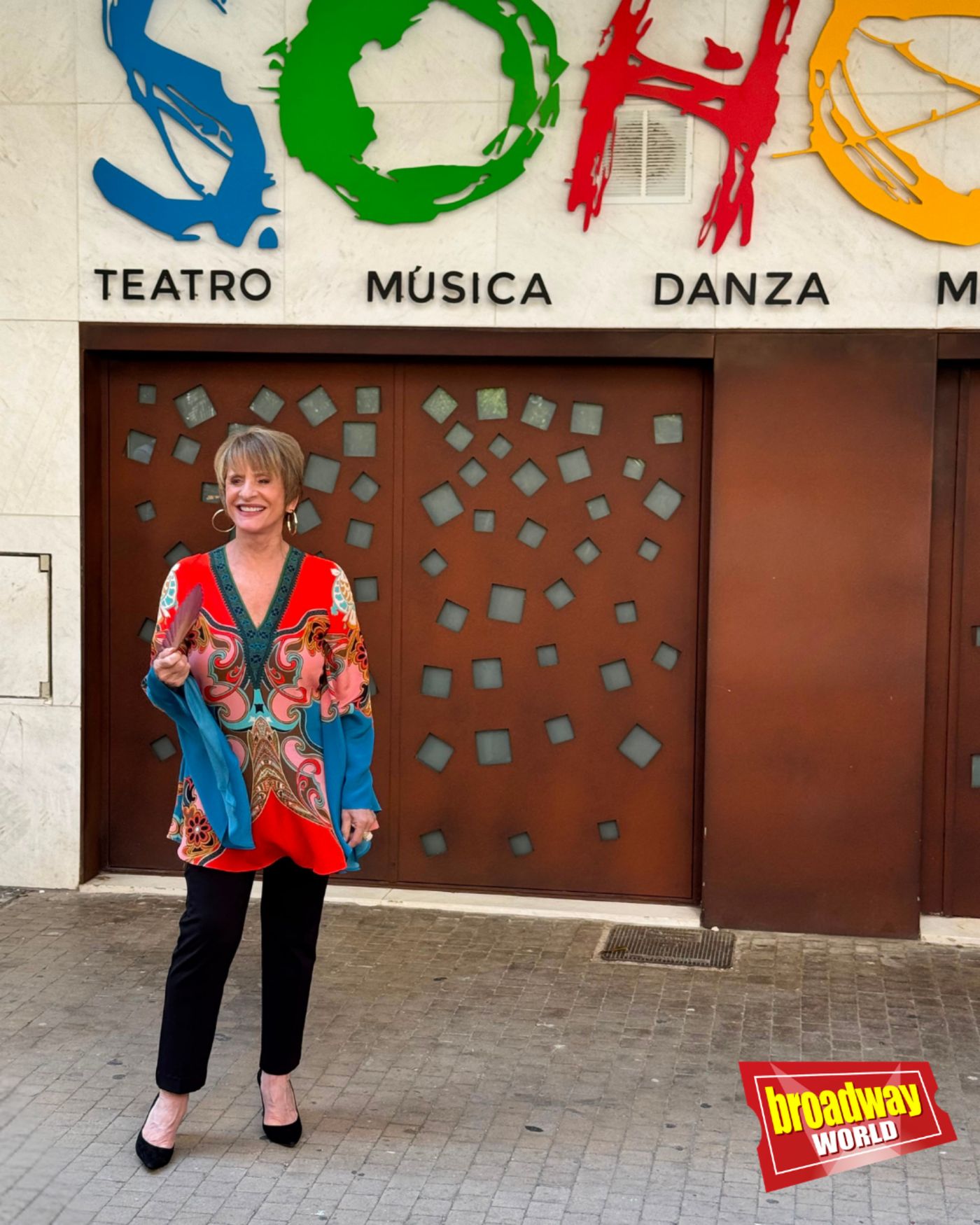 PHOTOS: Antonio Banderas recibe a Patti LuPone en Málaga antes del inicio de su gira española Image