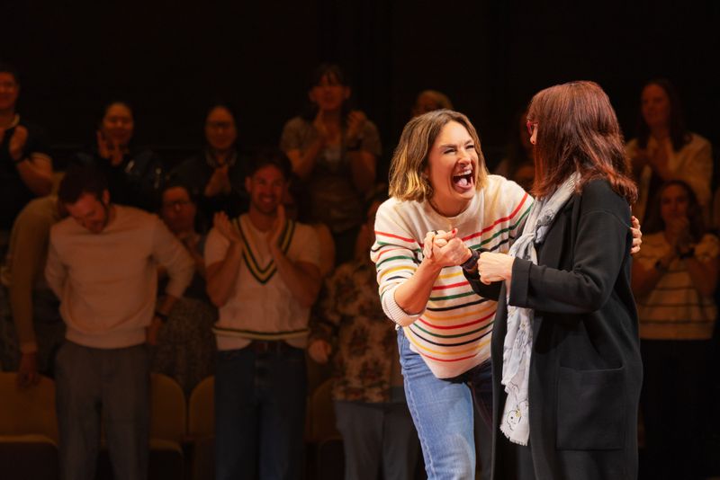 Photos: Mariska Hargitay on Broadway in Every Brilliant Thing — photo 3 of 14