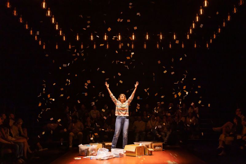 Photos: Mariska Hargitay on Broadway in Every Brilliant Thing — photo 10 of 14