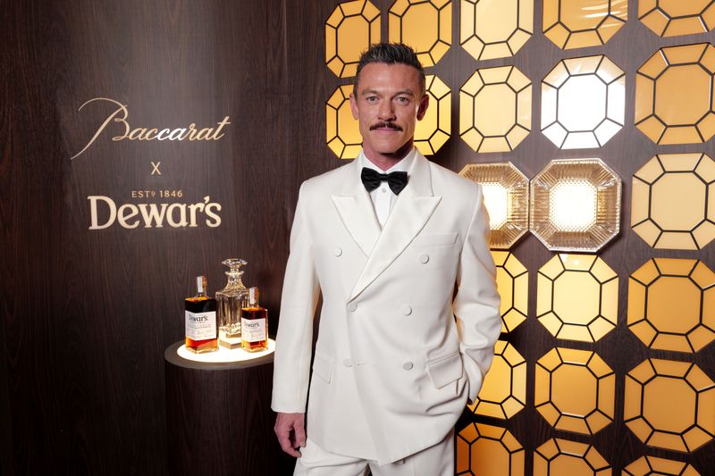 Photos: Darren Criss, Neil Patrick Harris and More at Tony Awards After Party at Rockefeller Center — photo 17 of 27