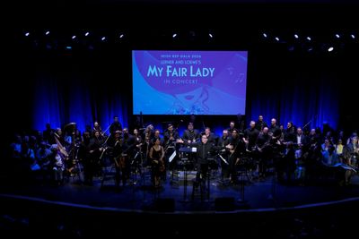 John Bell and the Orchestra  Photo