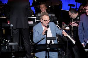 Norbert Leo Butz  Photo