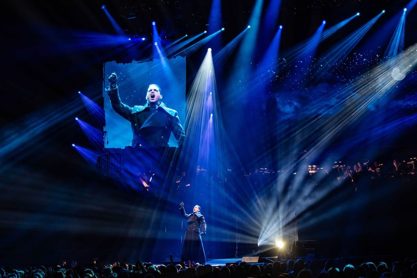Photos: Killian Donnelly, Samantha Barks, and More in LES MISÉRABLES: THE ARENA CONCERT SPECTACULAR Image