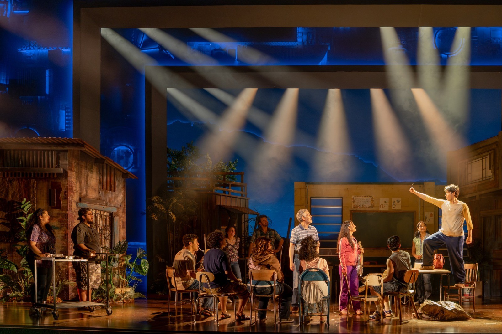 Photos: World Premiere of Gloria & Emily Estefan's BASURA at Alliance Theatre — photo 2 of 7