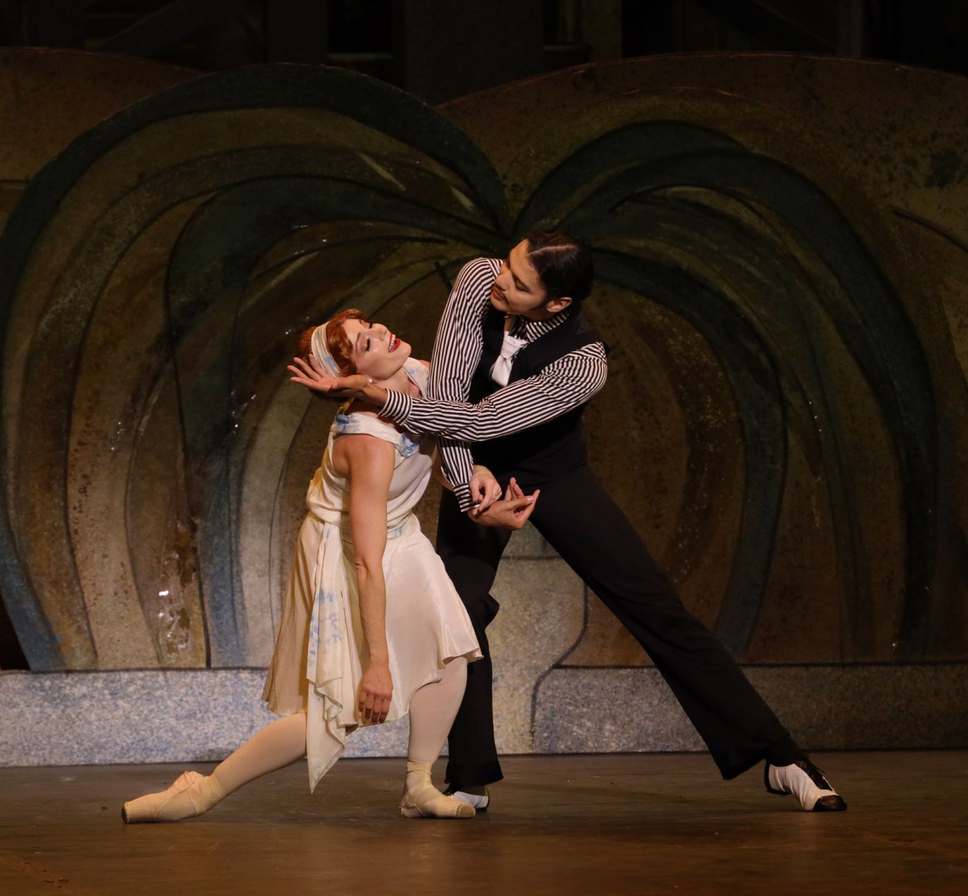 Review: ORPHEUS IN THE UNDERWORLD at Artscape Image