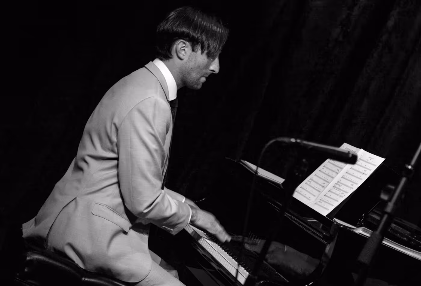 Review: Bryce Edwards and Mike Davis Cool Off Birdland With HOT COMBINATION Image