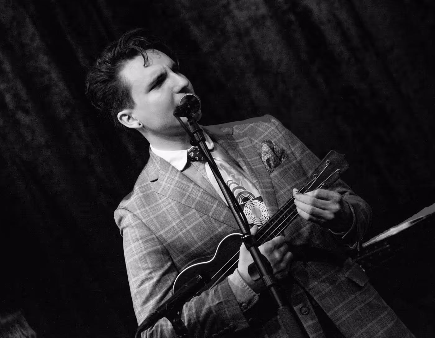Review: Bryce Edwards and Mike Davis Cool Off Birdland With HOT COMBINATION Image
