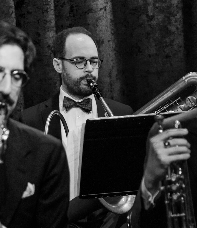 Review: Bryce Edwards and Mike Davis Cool Off Birdland With HOT COMBINATION Image